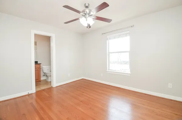 $2,700 | 1148 West 25th Street, Unit G, Houston, TX 77008