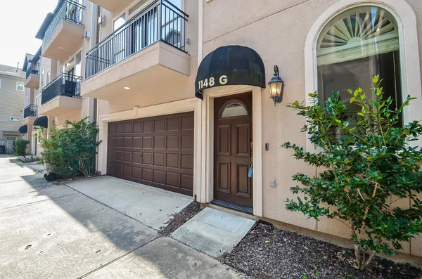 $2,700 | 1148 West 25th Street, Unit G, Houston, TX 77008