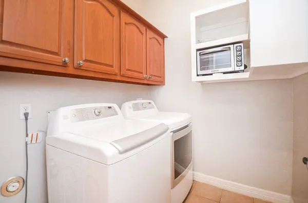 $2,700 | 1148 West 25th Street, Unit G, Houston, TX 77008