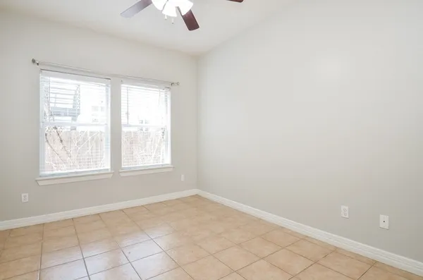 $2,700 | 1148 West 25th Street, Unit G, Houston, TX 77008