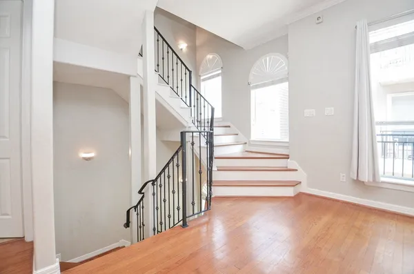 $2,700 | 1148 West 25th Street, Unit G, Houston, TX 77008