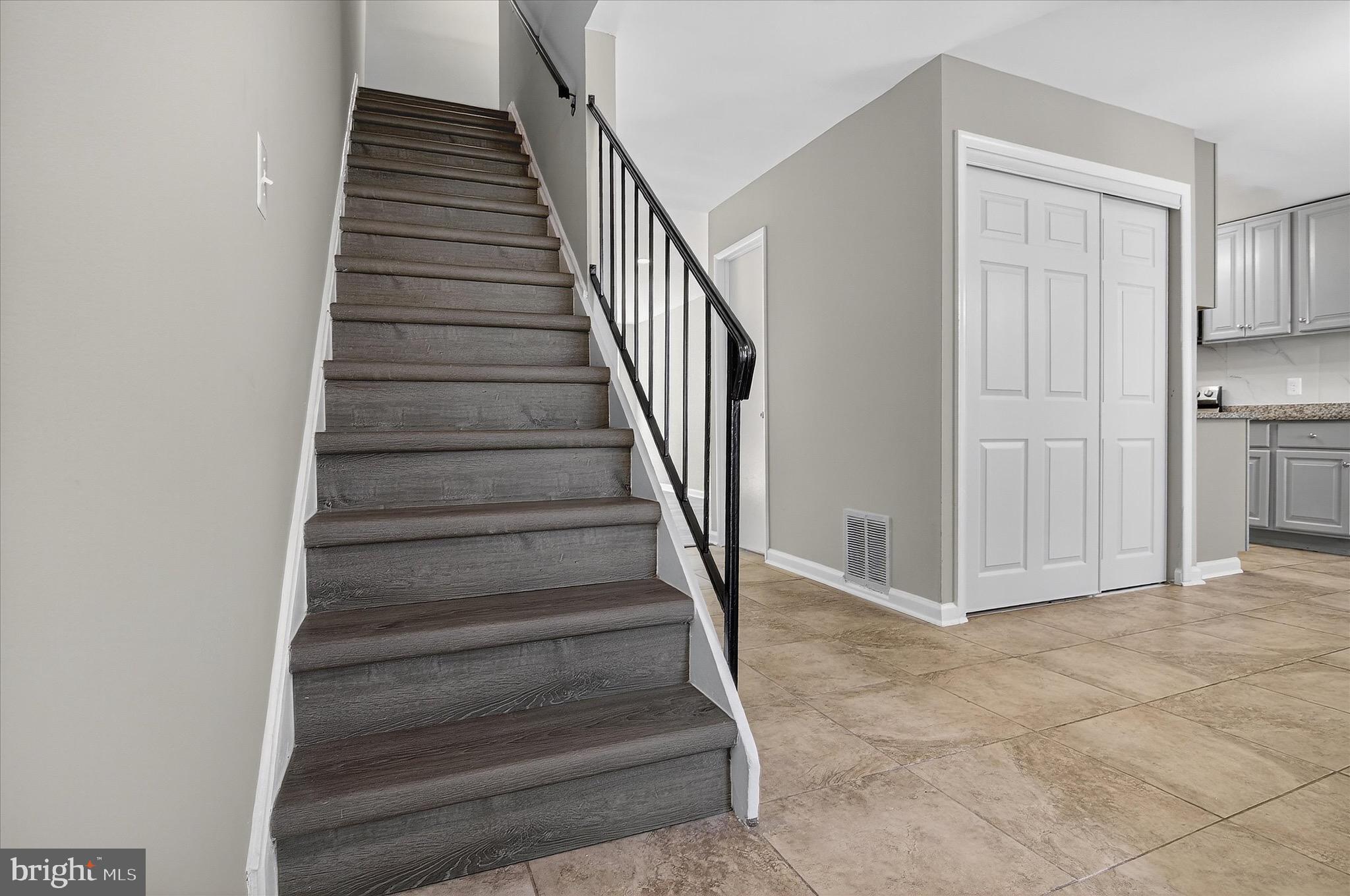 402 Reneau Way Herndon, VA 20170 - Photo 20 of 31 a view of entryway and hall