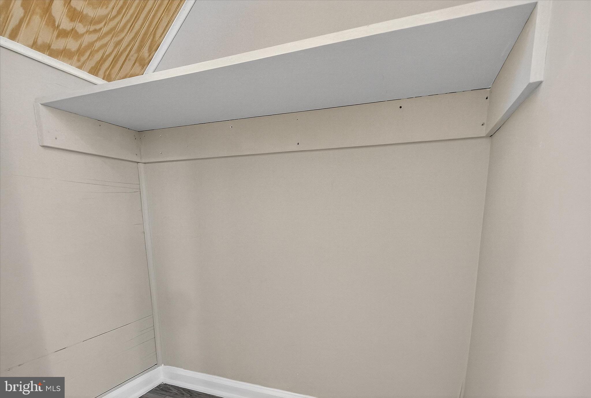 402 Reneau Way Herndon, VA 20170 - Photo 8 of 31 a view of a small space