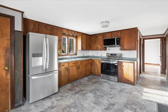 $450,000 | 52 Academy Avenue, Atkinson, NH 03811