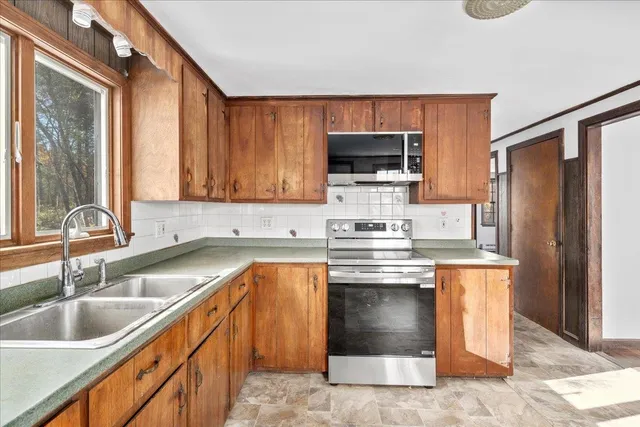 $450,000 | 52 Academy Avenue, Atkinson, NH 03811