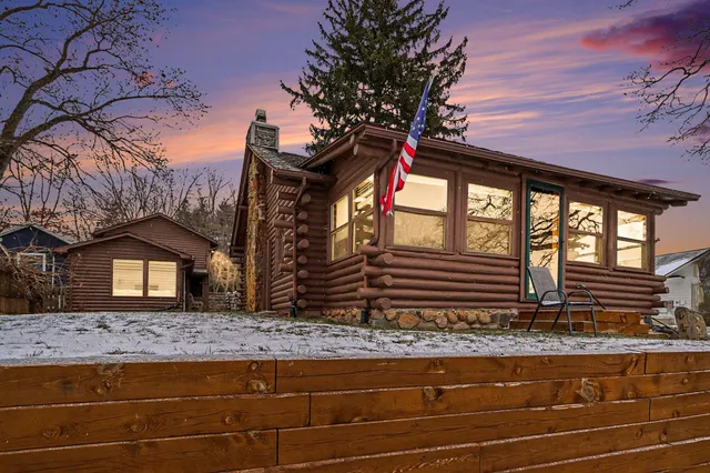 $579,000 | 146 Crooked Lake Drive West, Kalamazoo, MI 49009