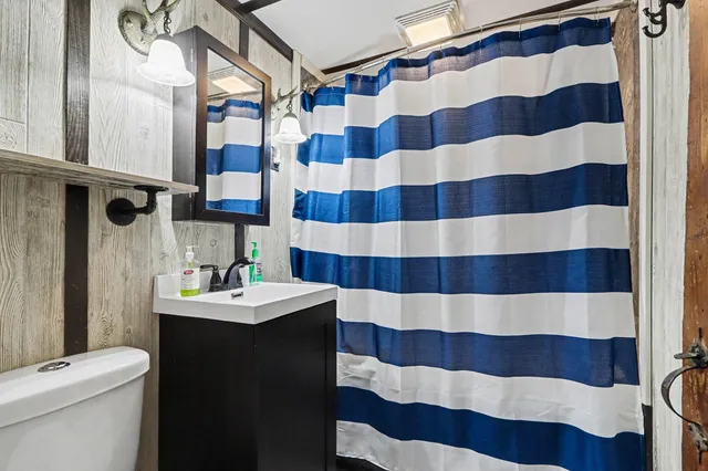 $579,000 | 146 Crooked Lake Drive West, Kalamazoo, MI 49009