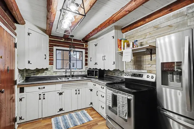 $579,000 | 146 Crooked Lake Drive West, Kalamazoo, MI 49009