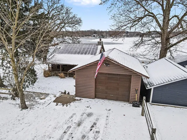 $579,000 | 146 Crooked Lake Drive West, Kalamazoo, MI 49009