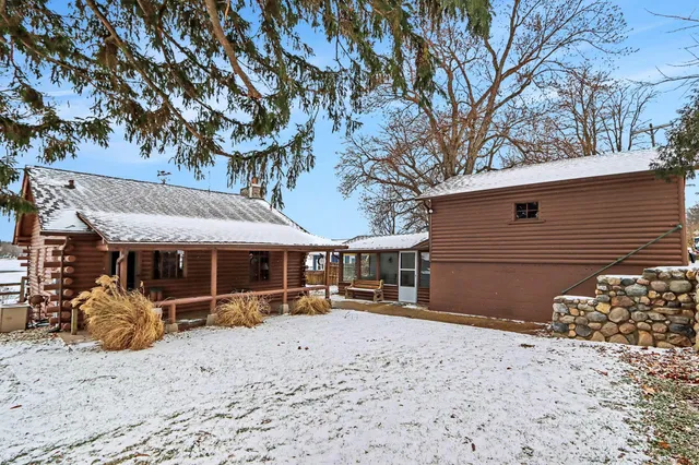 $579,000 | 146 Crooked Lake Drive West, Kalamazoo, MI 49009