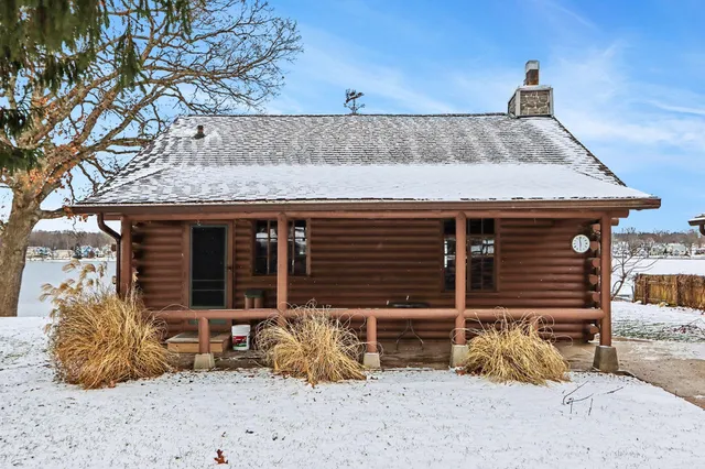 $579,000 | 146 Crooked Lake Drive West, Kalamazoo, MI 49009