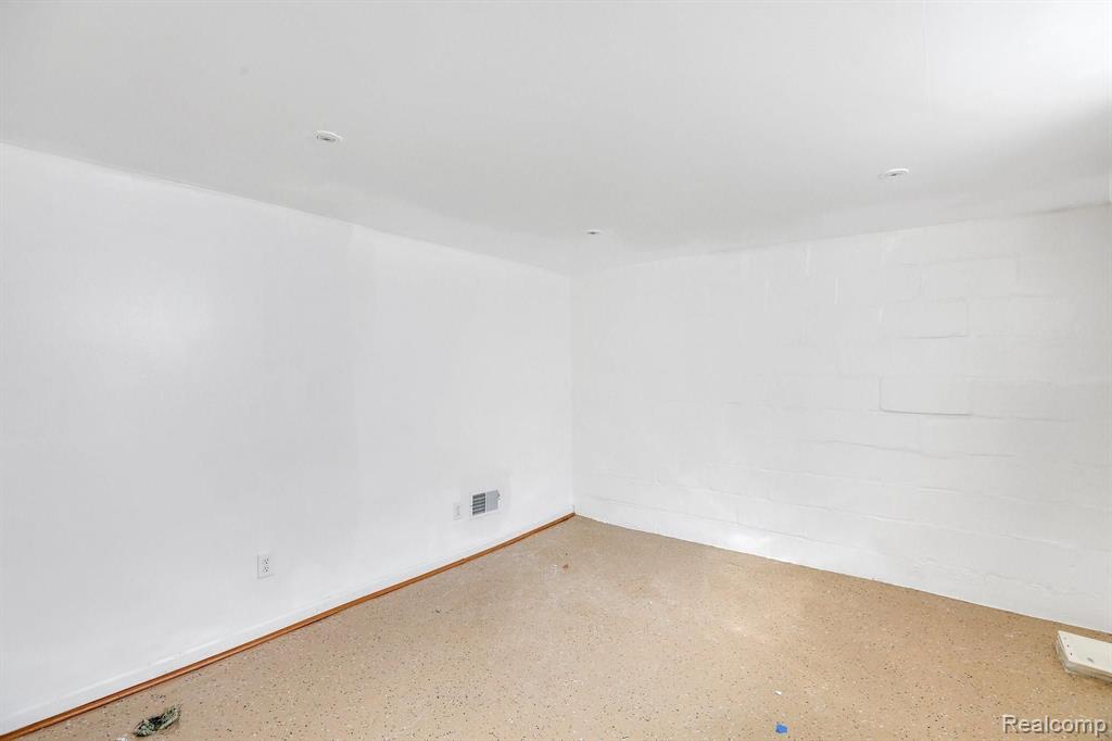 20753 Inkster Road Farmington Hills, MI 48336 - Photo 18 of 25