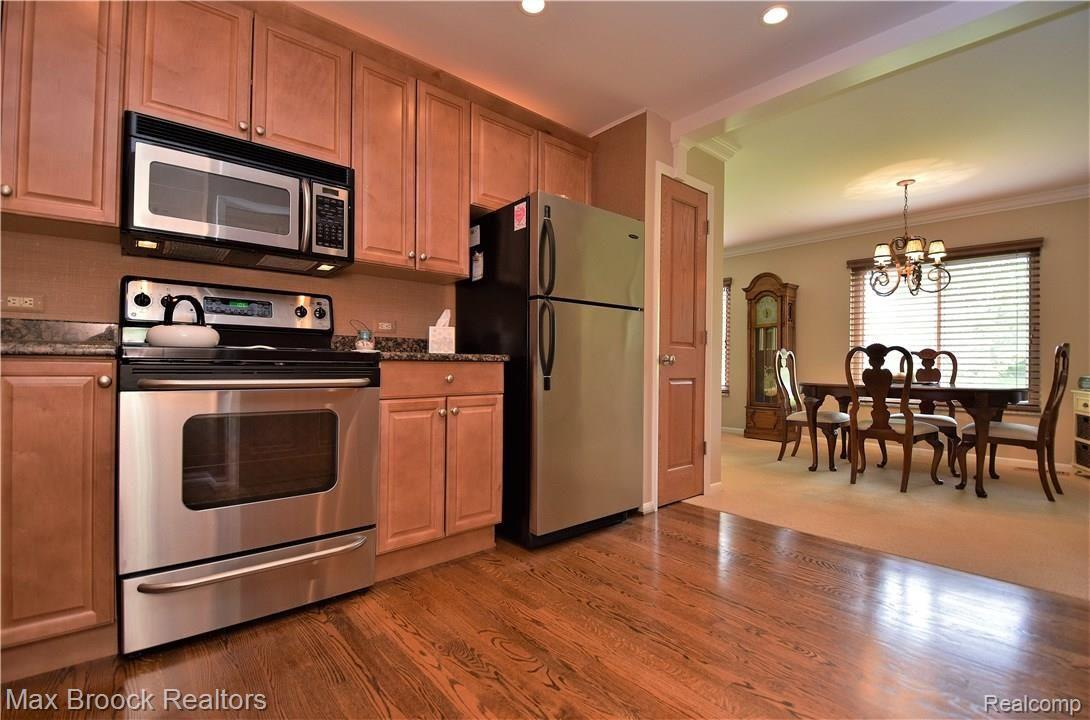 Kitchen #2.jpg