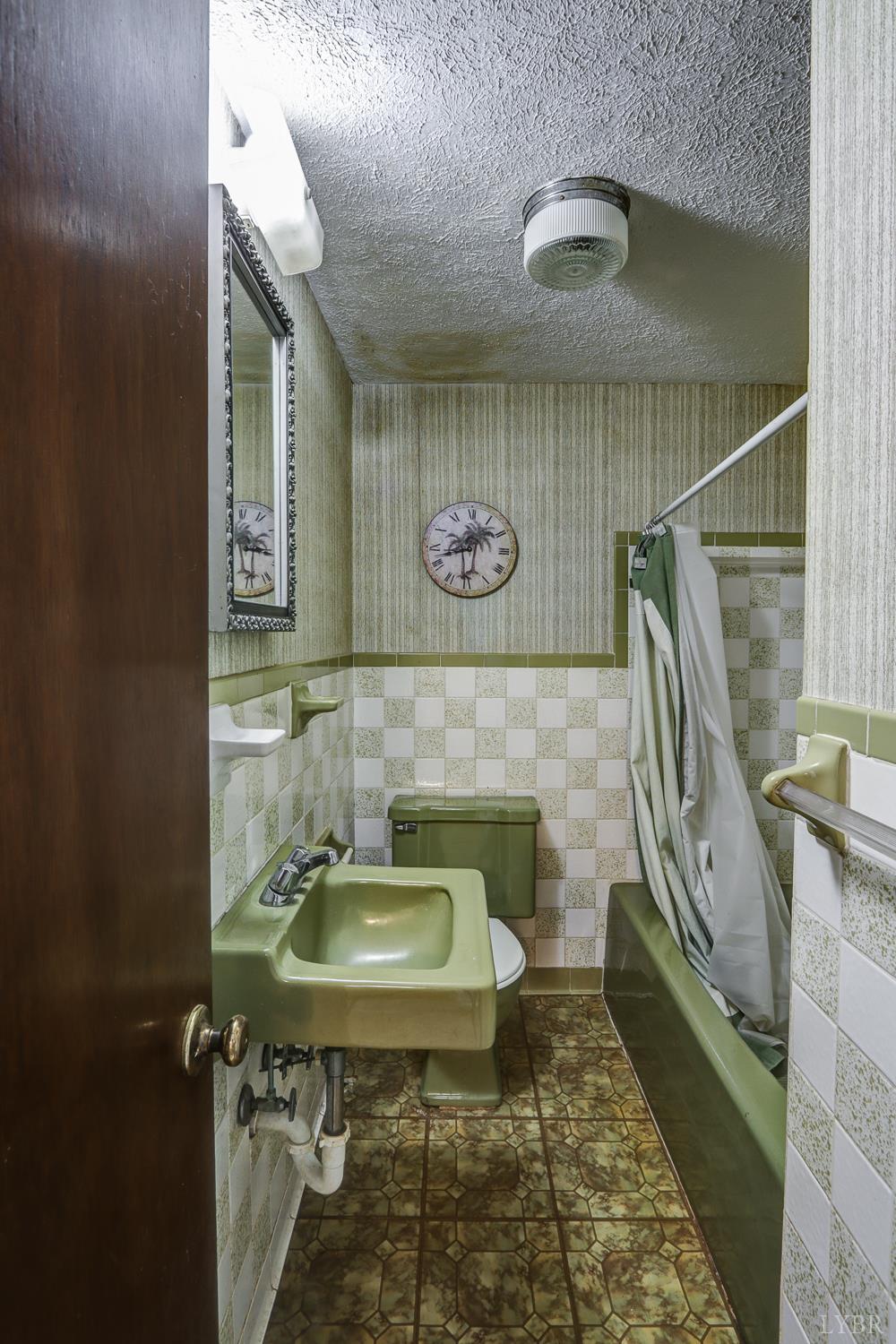 116 Bryant Road Lynchburg, VA 24502 - Photo 39 of 62 a bathroom with a sink and a mirror