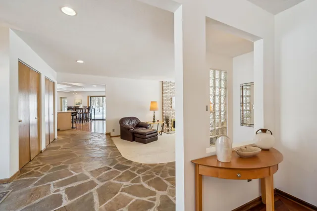 $1,375,000 | 1000 Heritage Lane, Orono, MN 55391