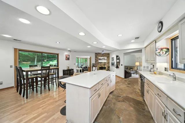 $1,375,000 | 1000 Heritage Lane, Orono, MN 55391