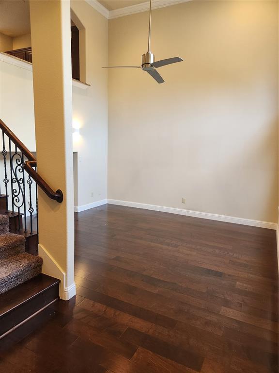 5720 Robbie Road Plano, TX 75024 - Photo 3 of 30 1st level living