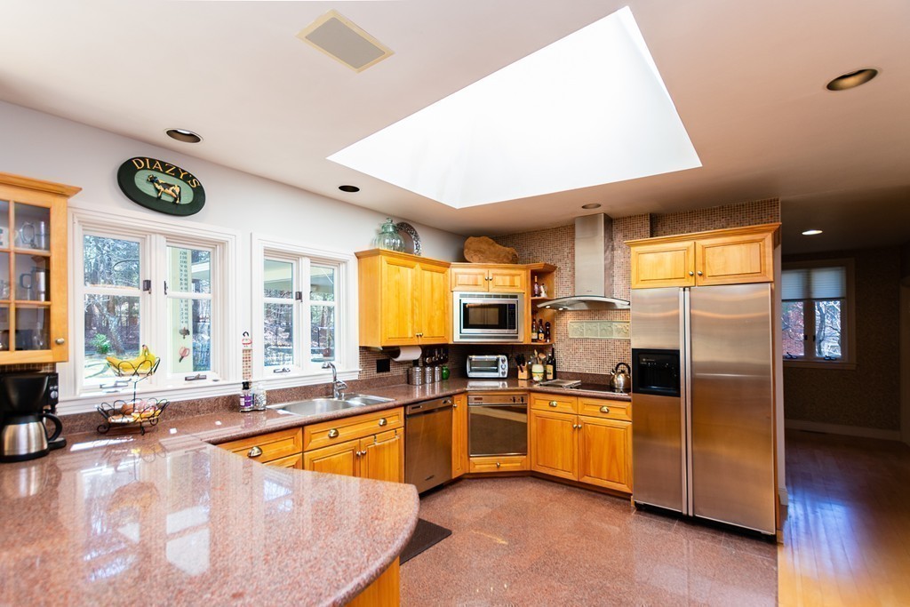 75 Crestview Road Milton, MA 02186 - Photo 13 of 27