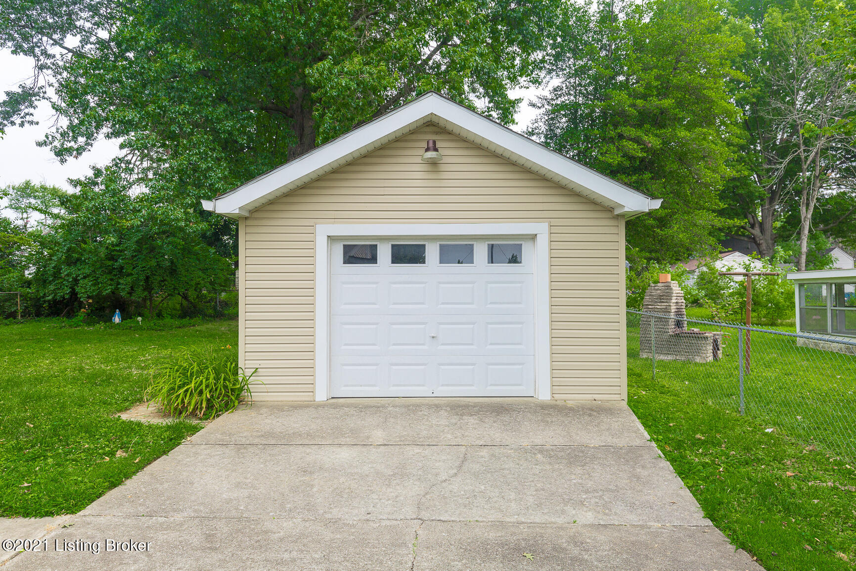 1017 Pitchford Road Louisville, KY 40219 - Photo 37 of 42 1017 Pitchford-38