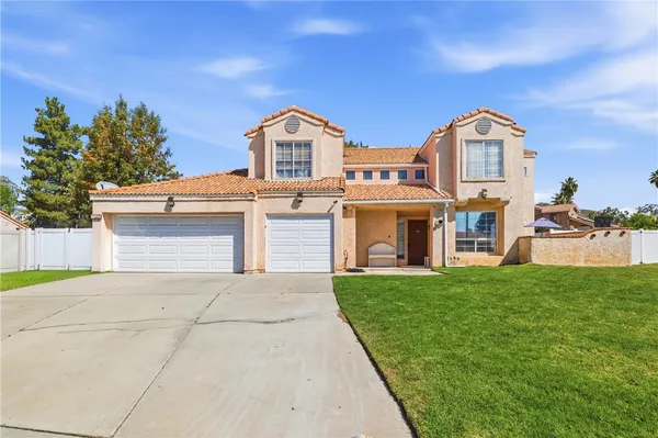 $999,999 | 23574 Lake Valley Drive, Moreno Valley, CA 92557
