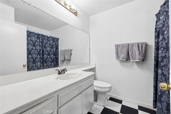 $999,999 | 23574 Lake Valley Drive, Moreno Valley, CA 92557