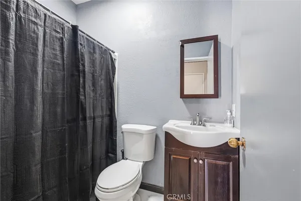 $999,999 | 23574 Lake Valley Drive, Moreno Valley, CA 92557