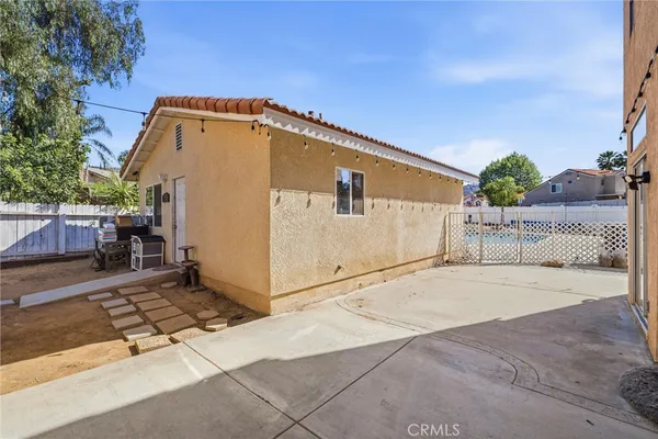 $999,999 | 23574 Lake Valley Drive, Moreno Valley, CA 92557