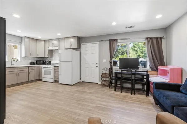 $999,999 | 23574 Lake Valley Drive, Moreno Valley, CA 92557