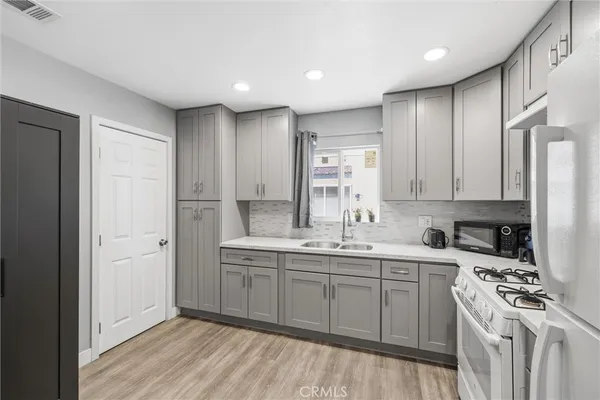 $999,999 | 23574 Lake Valley Drive, Moreno Valley, CA 92557