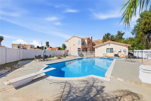 $999,999 | 23574 Lake Valley Drive, Moreno Valley, CA 92557