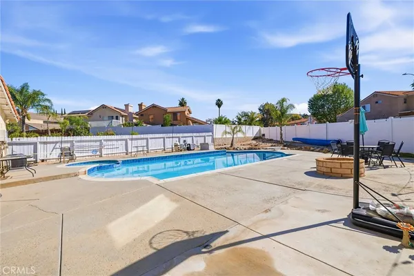 $999,999 | 23574 Lake Valley Drive, Moreno Valley, CA 92557