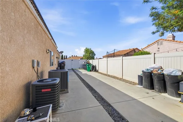 $999,999 | 23574 Lake Valley Drive, Moreno Valley, CA 92557