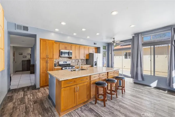 $999,999 | 23574 Lake Valley Drive, Moreno Valley, CA 92557