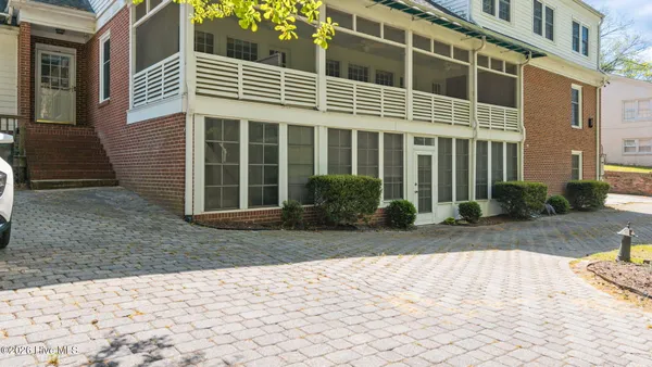 $500,000 | 1104 West Rock Spring Road, Greenville, NC 27858