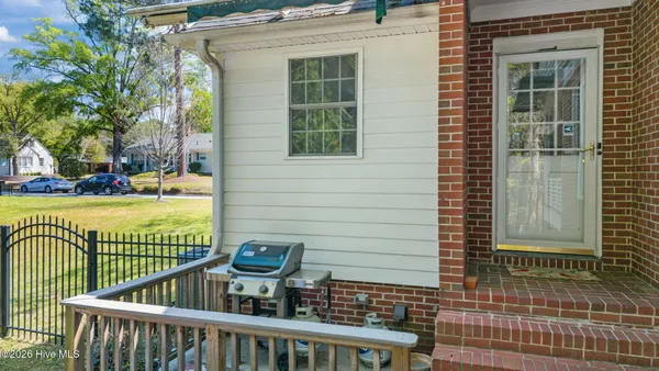 $500,000 | 1104 West Rock Spring Road, Greenville, NC 27858