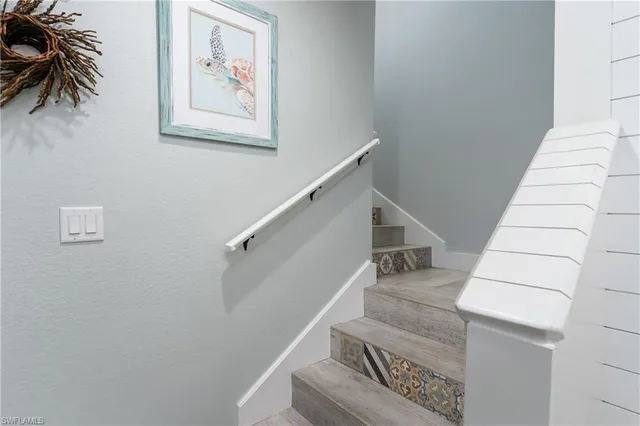 a view of entryway and hall