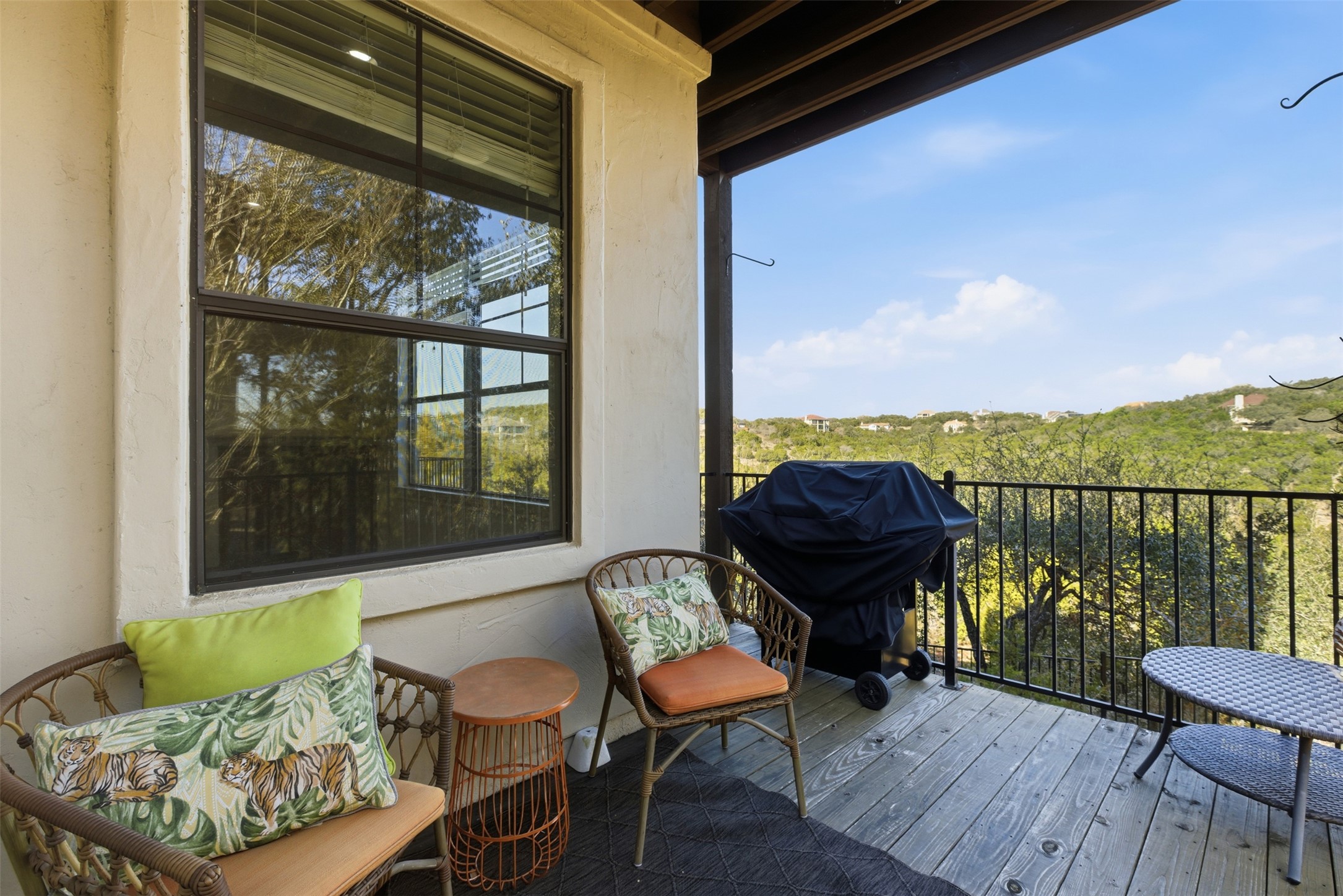 4000 Ranch Road 620 North, Unit 19 Austin, TX 78734 - Photo 16 of 39 a balcony with table and chairs