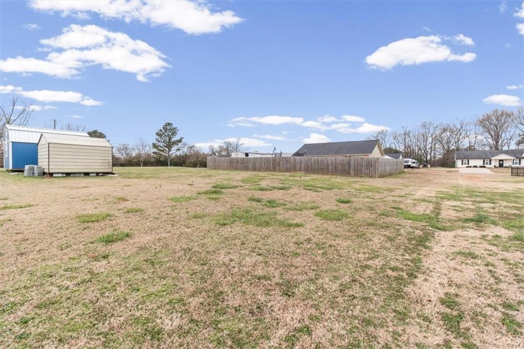 8 Stonegate Drive Cedartown, GA 30125 - Photo 34 of 42 a view of a big room with an ocean