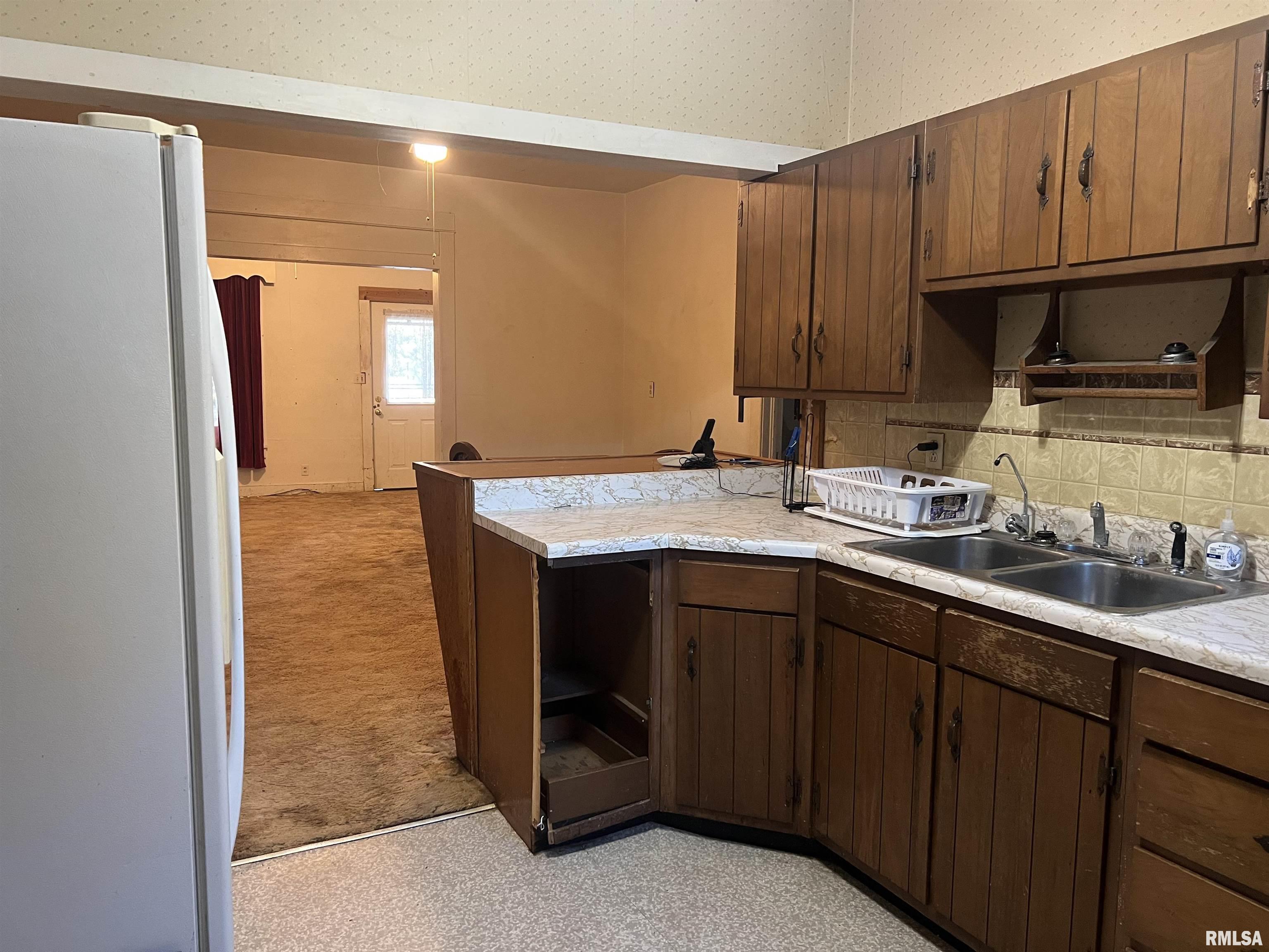 109 East Laurel Street Table Grove, IL 61482 - Photo 13 of 27