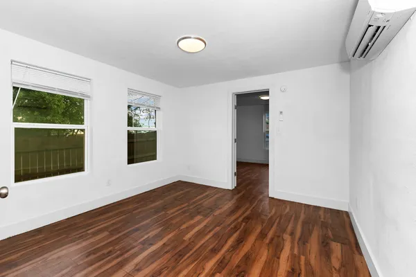 $1,850 | 204 Lessin Lane, Austin, TX 78704