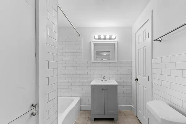 $1,850 | 204 Lessin Lane, Austin, TX 78704