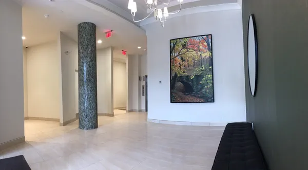 $3,525 | 555 Roger Williams Avenue, Unit 409, Highland Park, IL 60035
