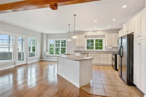 $1,700,000 | 21 Bonnet View Drive, Jamestown, RI 02835