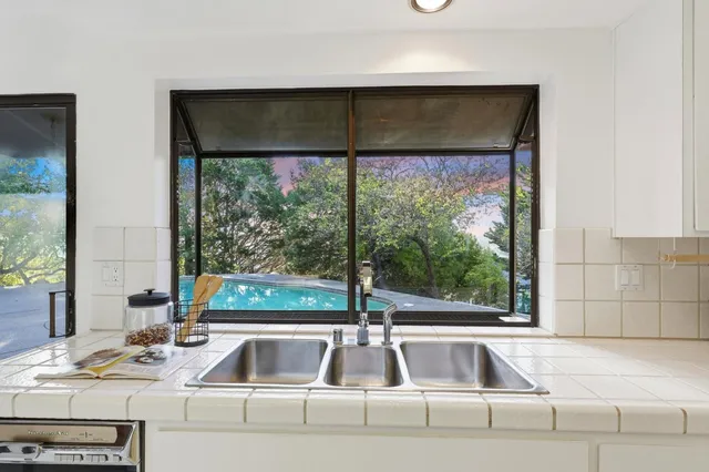 $3,250,000 | 100 Rizal Drive, Hillsborough, CA 94010