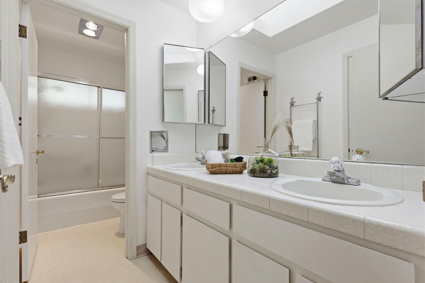 100 Rizal Drive Hillsborough, CA 94010 - Photo 32 of 42