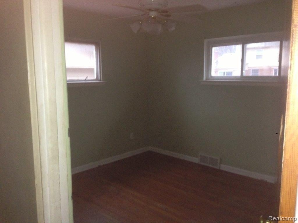 3204 Riverside Drive Port Huron, MI 48060 - Photo 6 of 11 IMG_0786.jpg