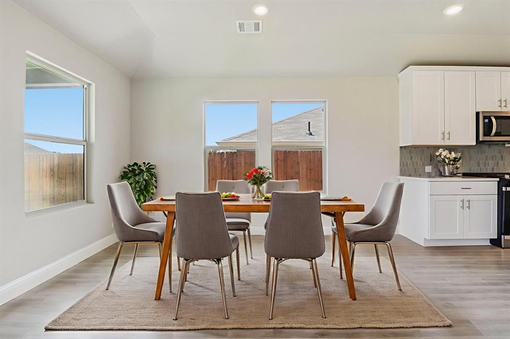 2226 Rannoch Street Sherman, TX 75092 - Photo 14 of 32 Photo is not of the actual home, but is an inspirational photo of builder’s model home and may depict options, furnishings, and/or decorator features that are not included.