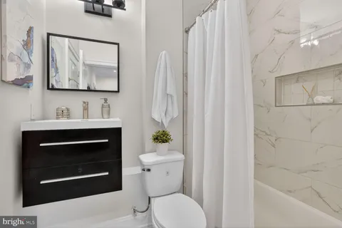 $949,000 | 600 Harvard Street Northwest, Unit 1, Washington, DC 20001