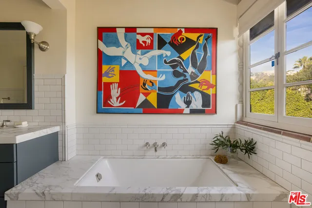 $6,249,000 | 4778 Bonvue Avenue, Los Angeles, CA 90027