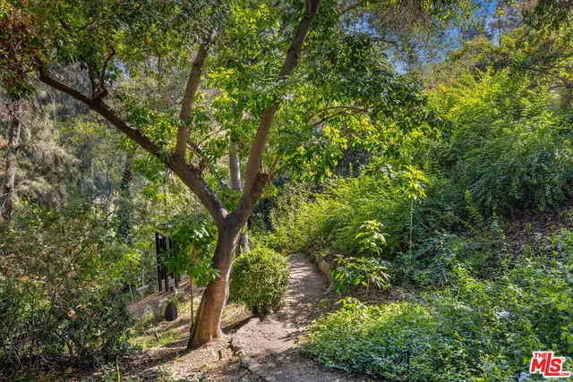 $6,249,000 | 4778 Bonvue Avenue, Los Angeles, CA 90027